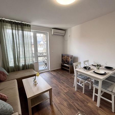 Central Cosy, Fully Renovated 2Bd Near The Cathedral Várna Kültér fotó