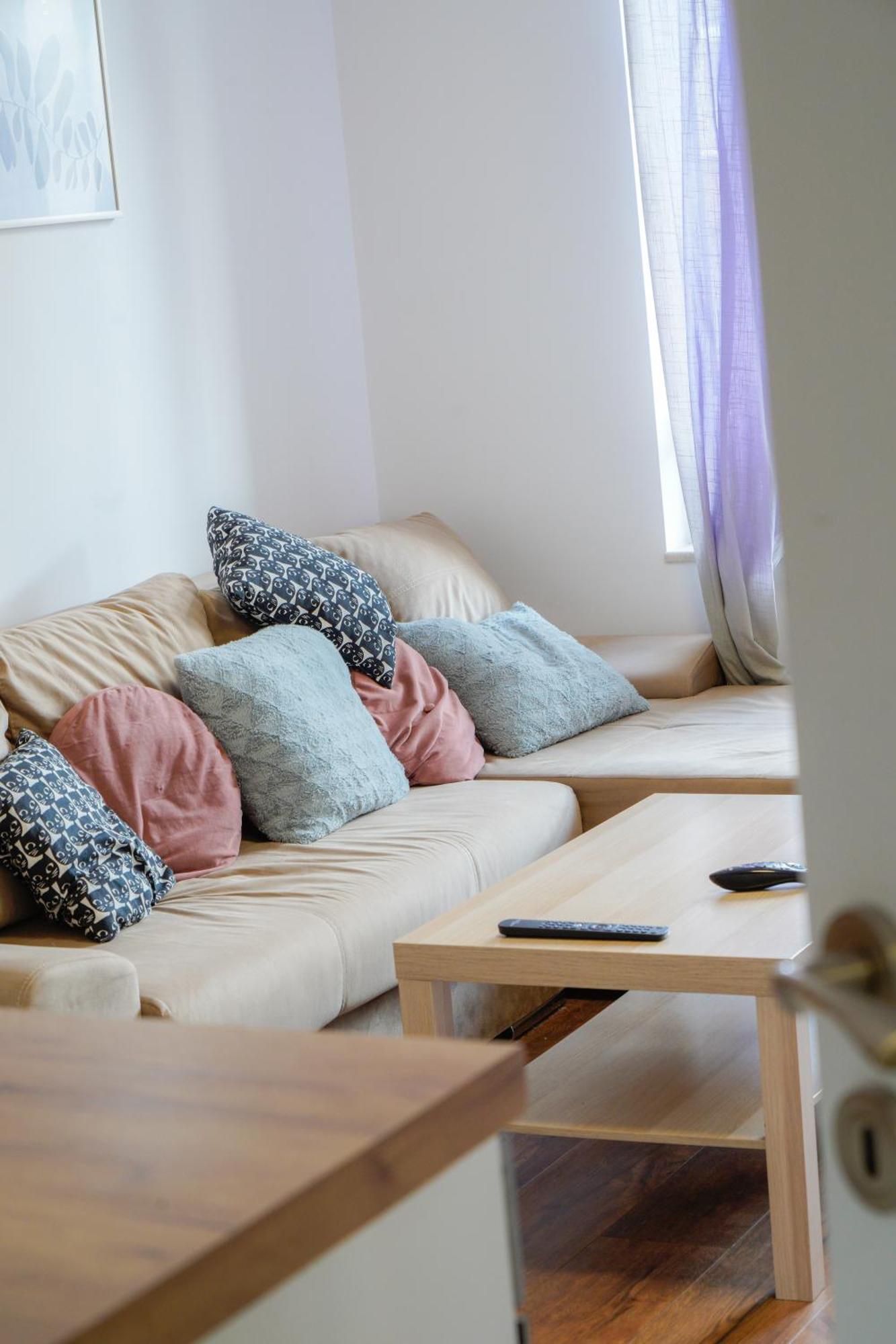 Central Cosy, Fully Renovated 2Bd Near The Cathedral Várna Kültér fotó
