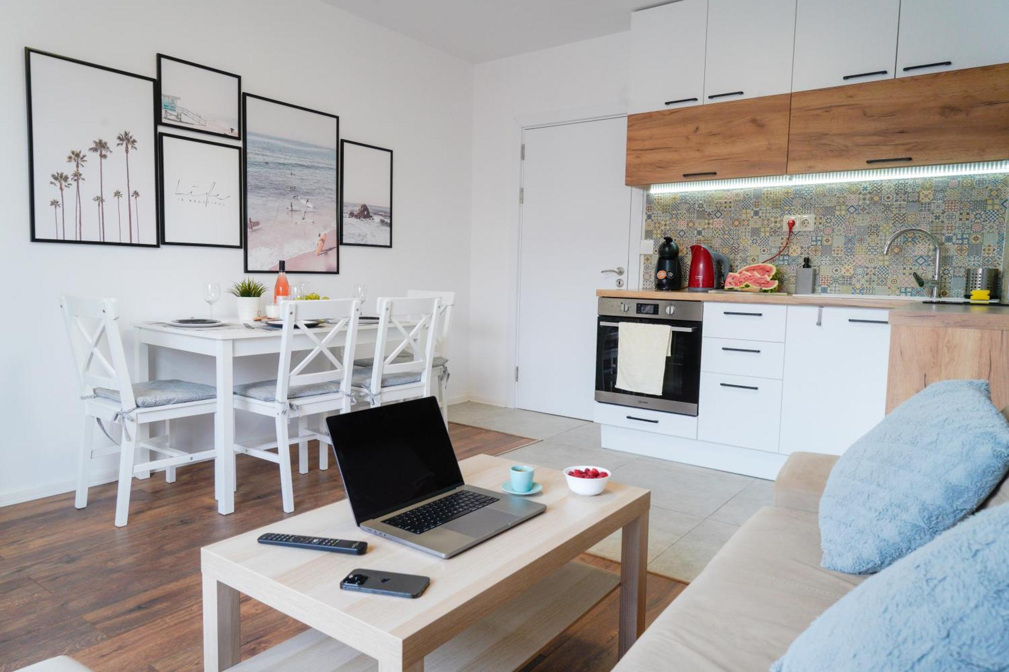 Central Cosy, Fully Renovated 2Bd Near The Cathedral Várna Kültér fotó