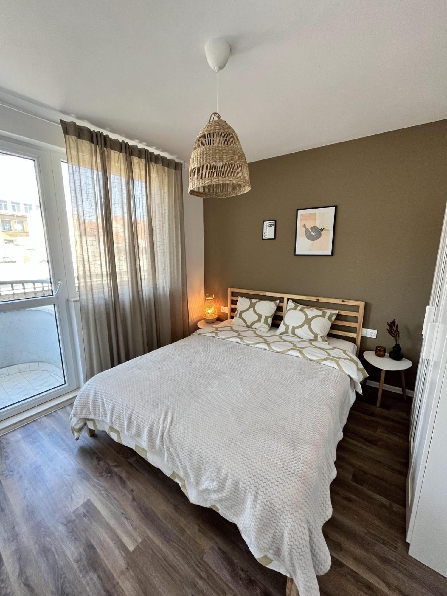 Central Cosy, Fully Renovated 2Bd Near The Cathedral Várna Kültér fotó